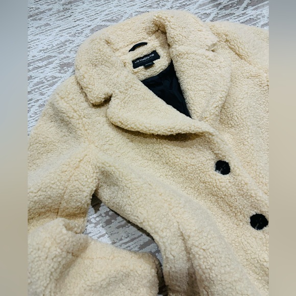 LIZ CLAIBORNE TEDDY COAT. (MED) - Picture 3 of 14